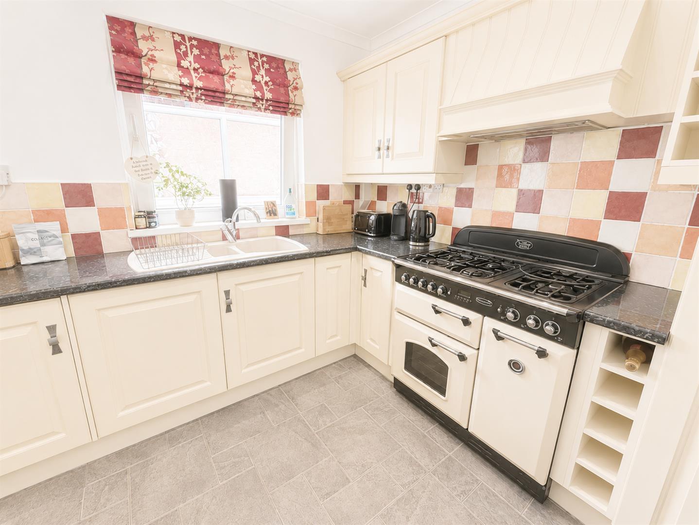 Abernant Road, Abernant, Aberdare - e0473f8e-eddf-47c6-b3e7-500d4ad026b1.png