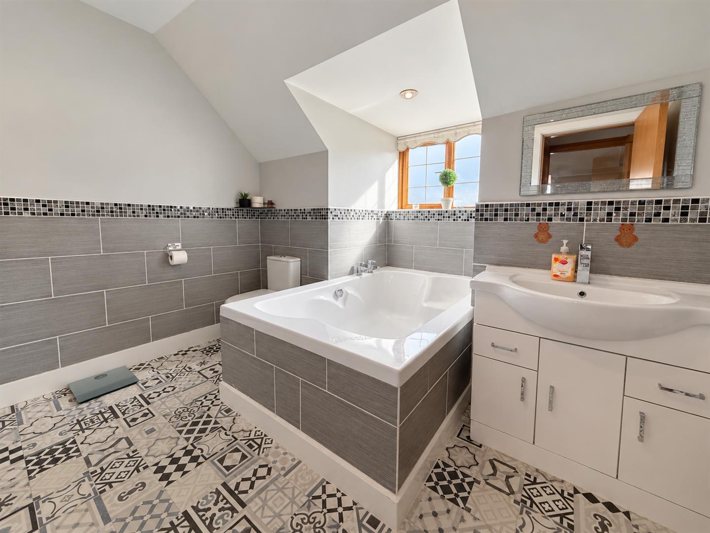 Godreaman Street, Aberdare - 734E5F17-EBDC-47A7-BFA5-1EC336A57914.png